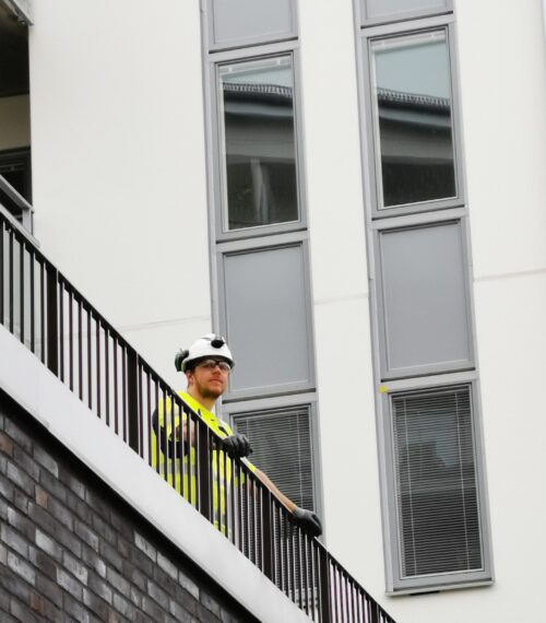 worker-6563337_1920 worker-6563337_1920